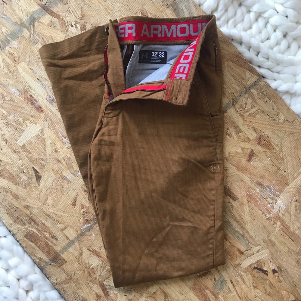 Men’s Under Armour tactical pants.